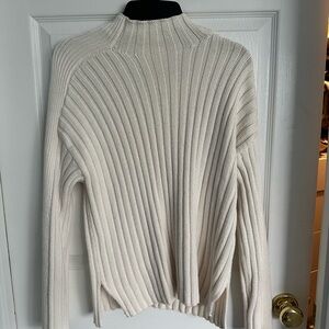 Abercrombie and Fitch cream sweater size large